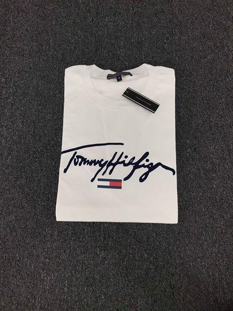 signature tommy hilfiger t shirt