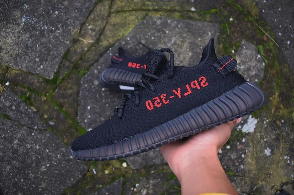 yeezy boost 320 v2 black