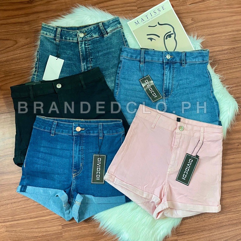 H M DIVIDED High-Waist Shorts (stretchy 