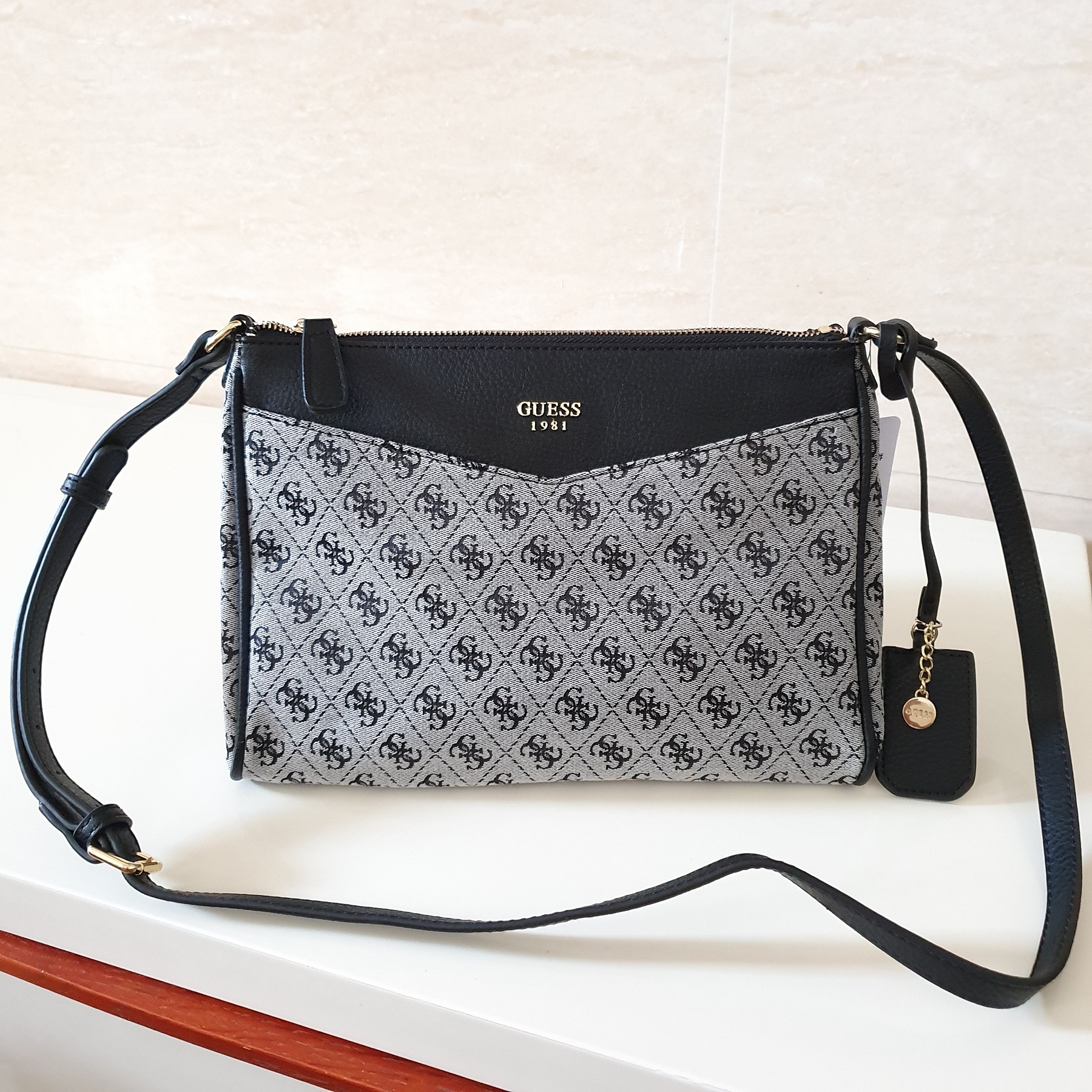 Black guess online crossbody