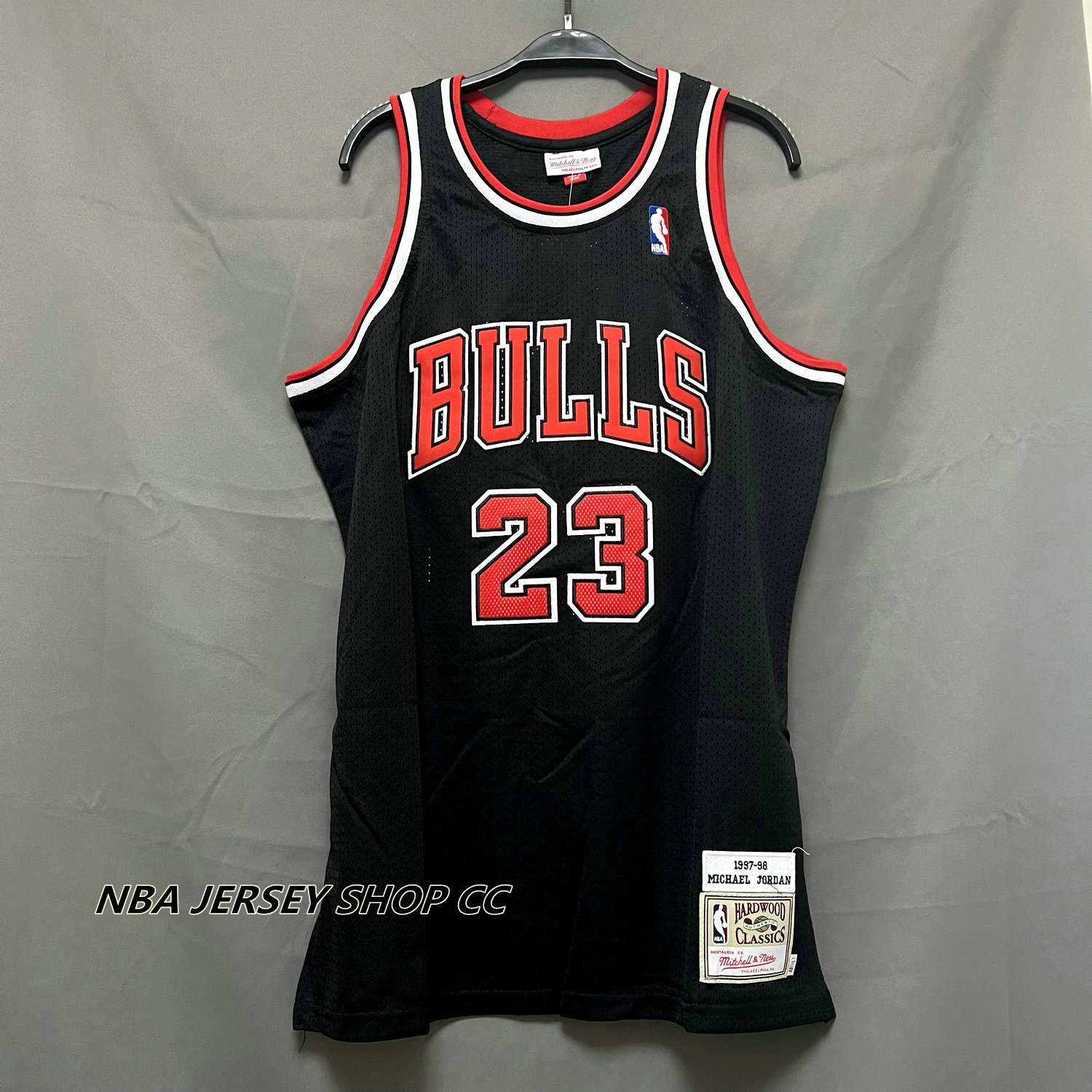 Chicago Bulls 1997 - 1998 NBA shirt jersey Hardwood Classics #23