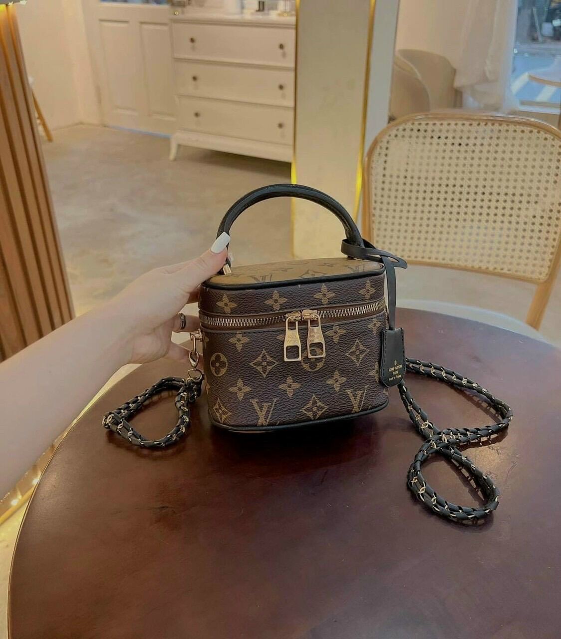 Túi xách nữ dáng cốp lv quai tết size 20cm