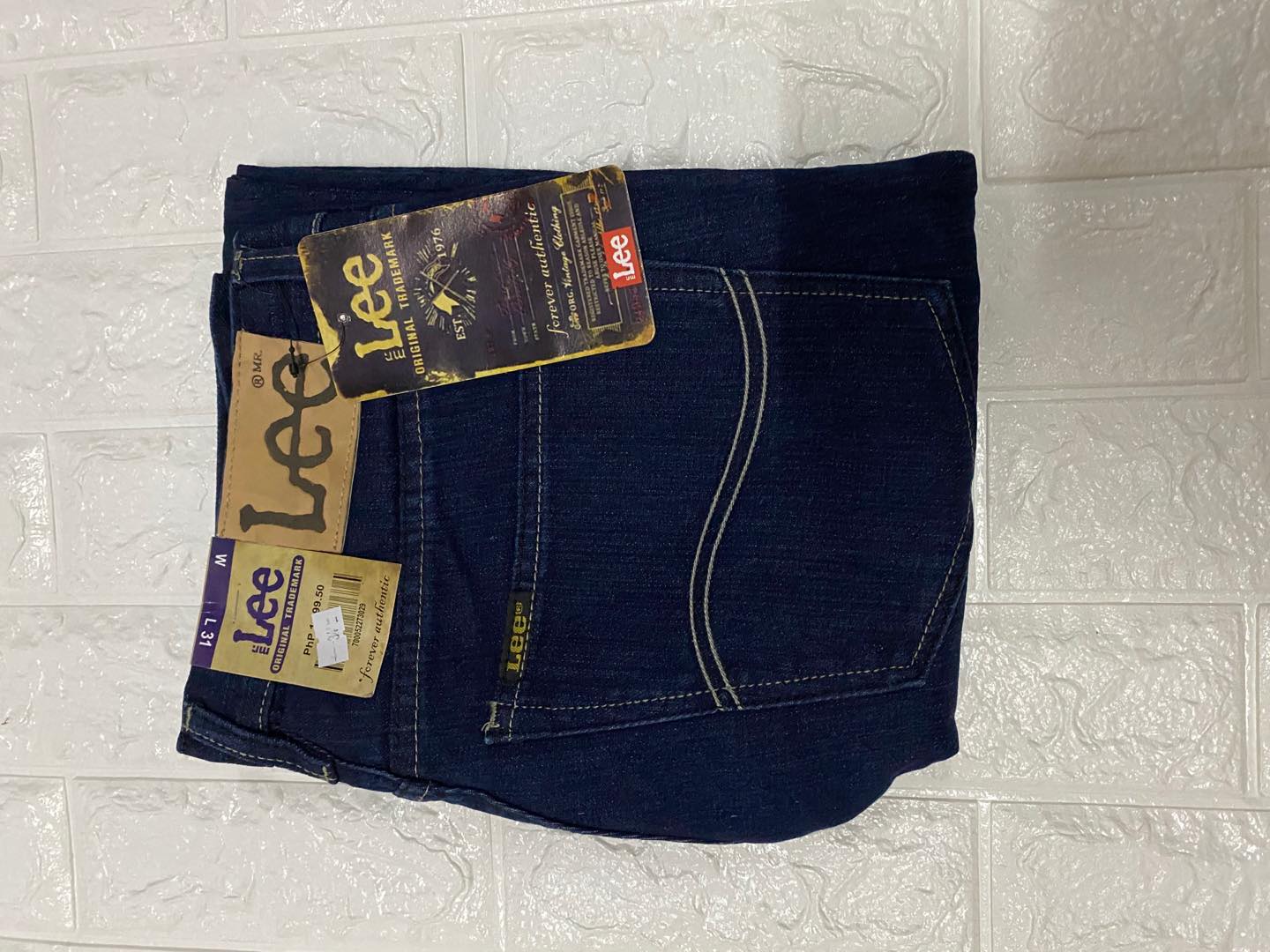 faded maong pants