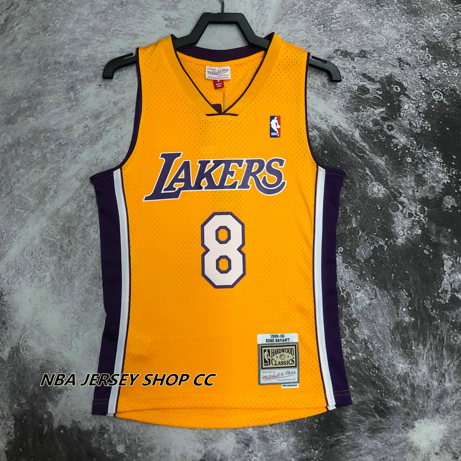 Men's Mitchell & Ness Kobe Bryant White Los Angeles Lakers 2003-04 Hardwood  Classics Authentic Jersey