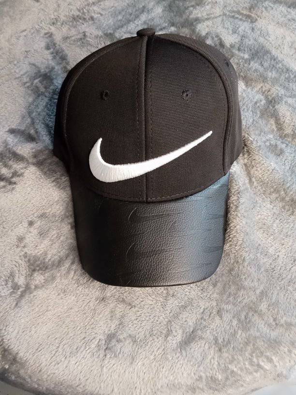 green nike cap