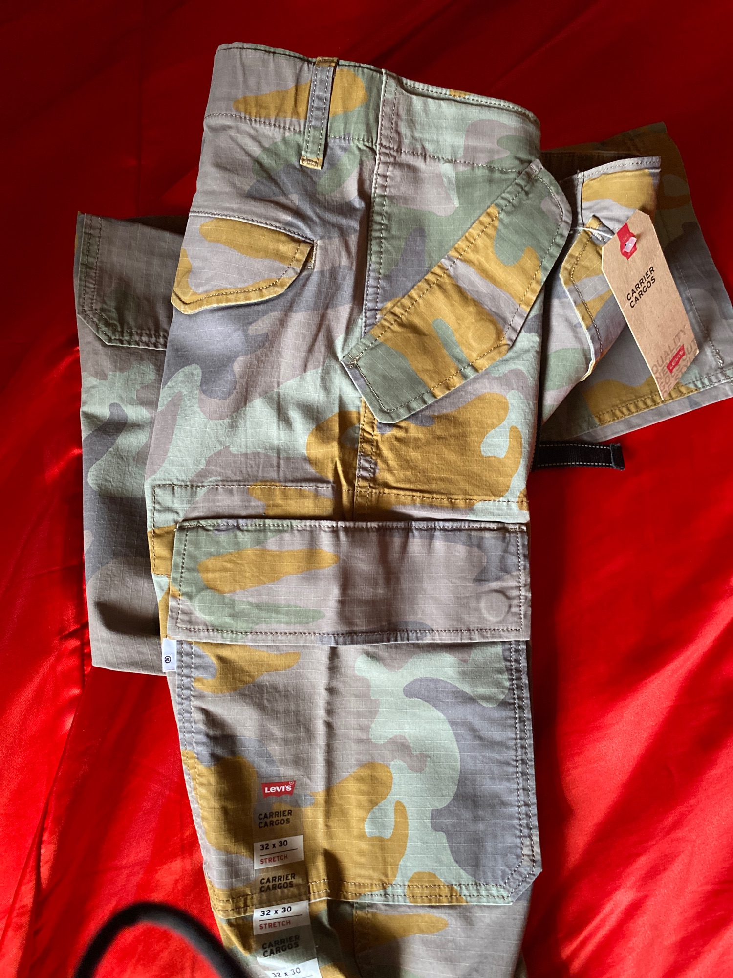 Mens LEVIS Carrier Cargos Jeans Trust and Buy Original Authentic (Levis  from USA) 10X money back if fake | Lazada PH