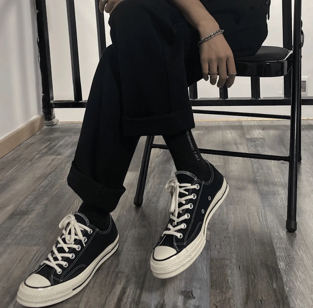 Converse 1970s shop low on feet