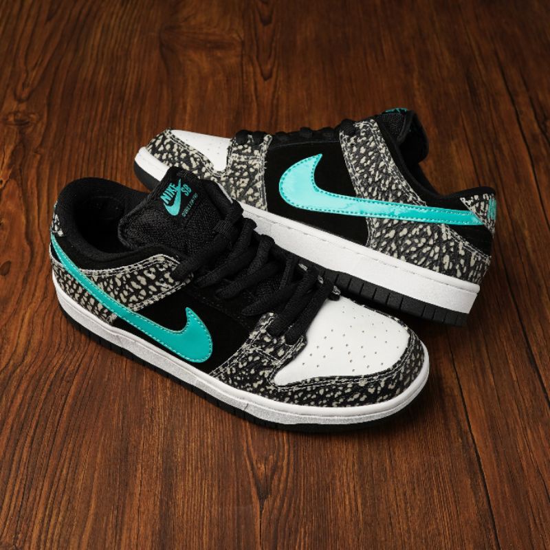 nike sb atmos