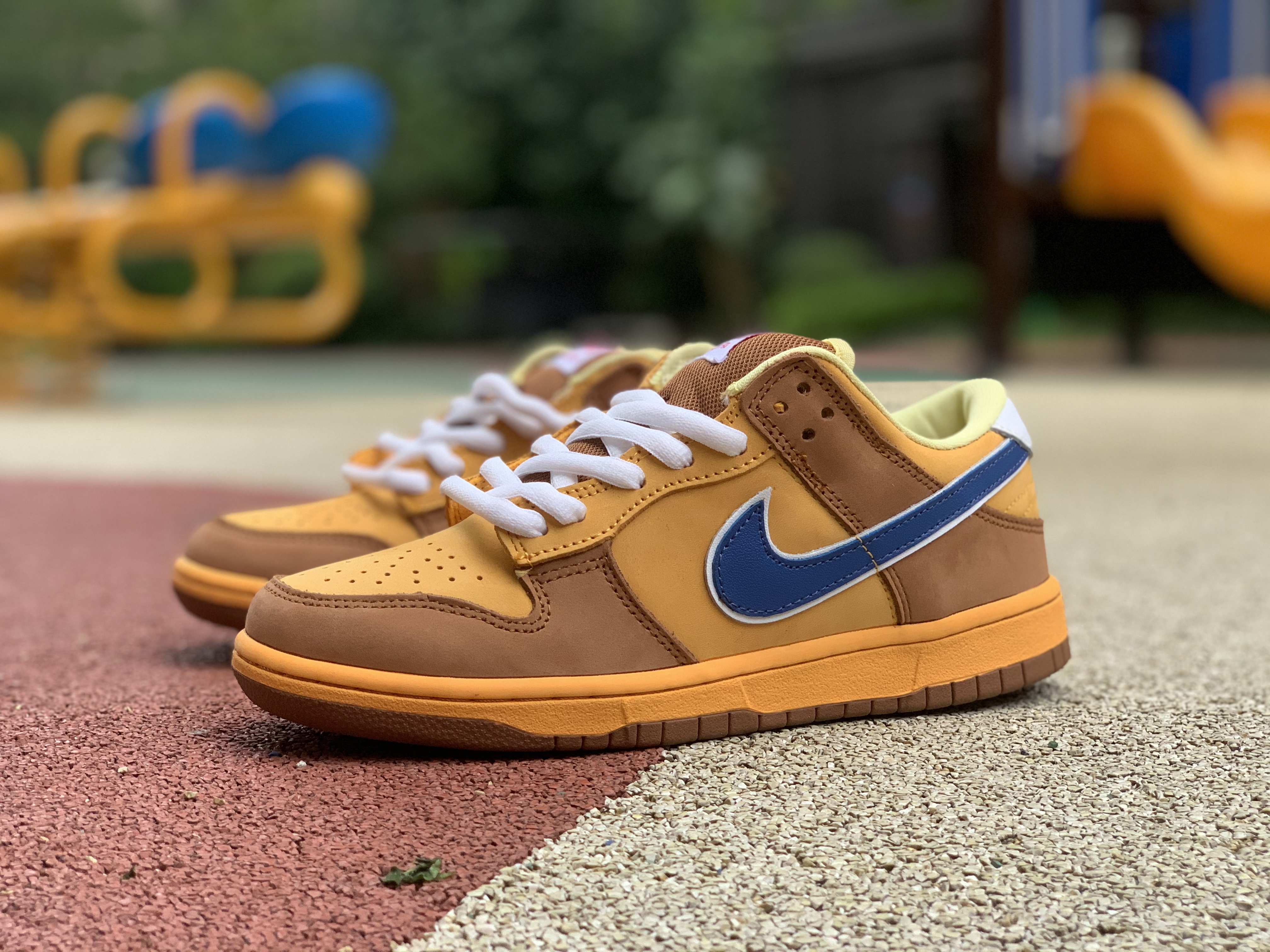 nike dunk low newcastle