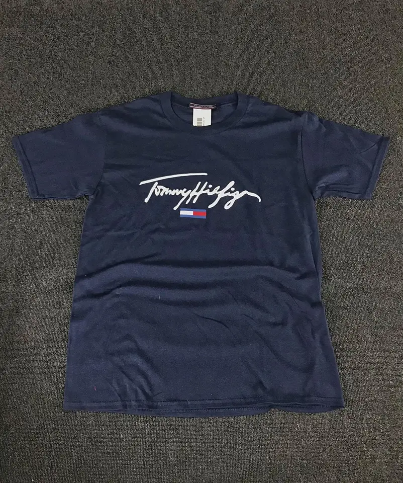 tommy hilfiger t shirt print