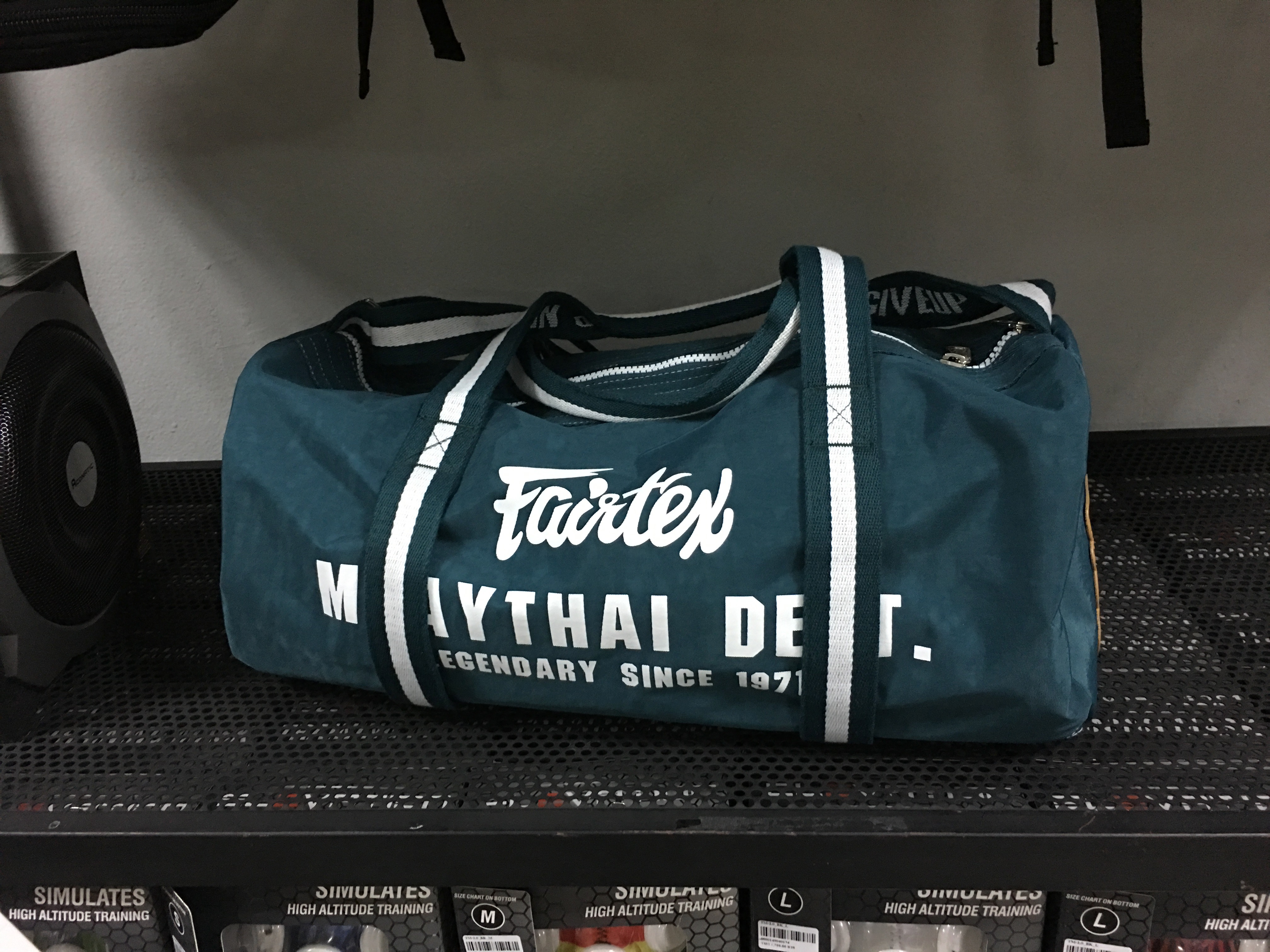 Fairtex hot sale barrel bag