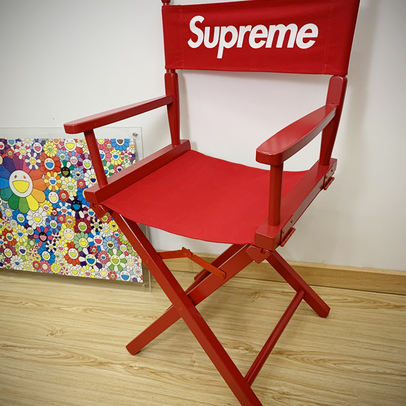 19SS Supreme Director´s Chair Red 椅子 が販売されているので