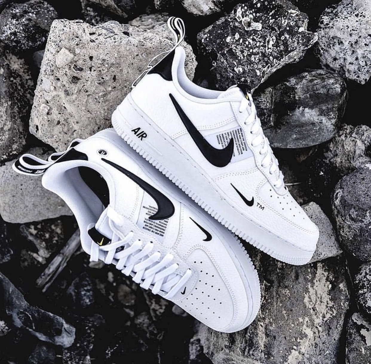 couple nike air force 1