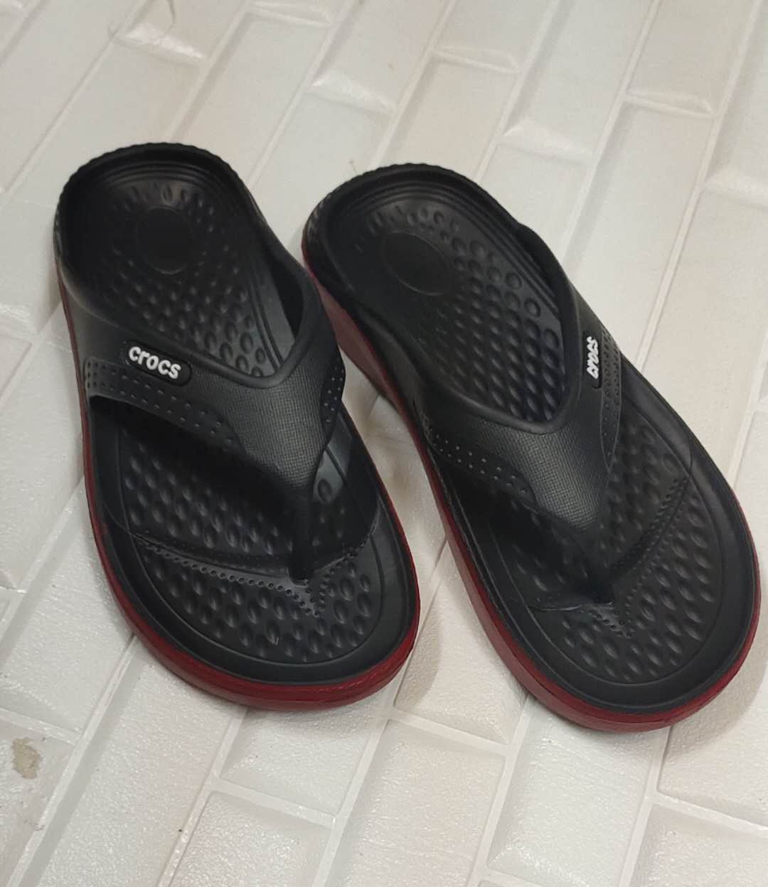 Crocs discount acupressure slippers