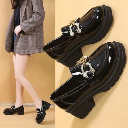 Mary Jane Leather Shoes Patent Soft Sole Student Shoes Shallow Mouth Metal Decoration Women's Shoes