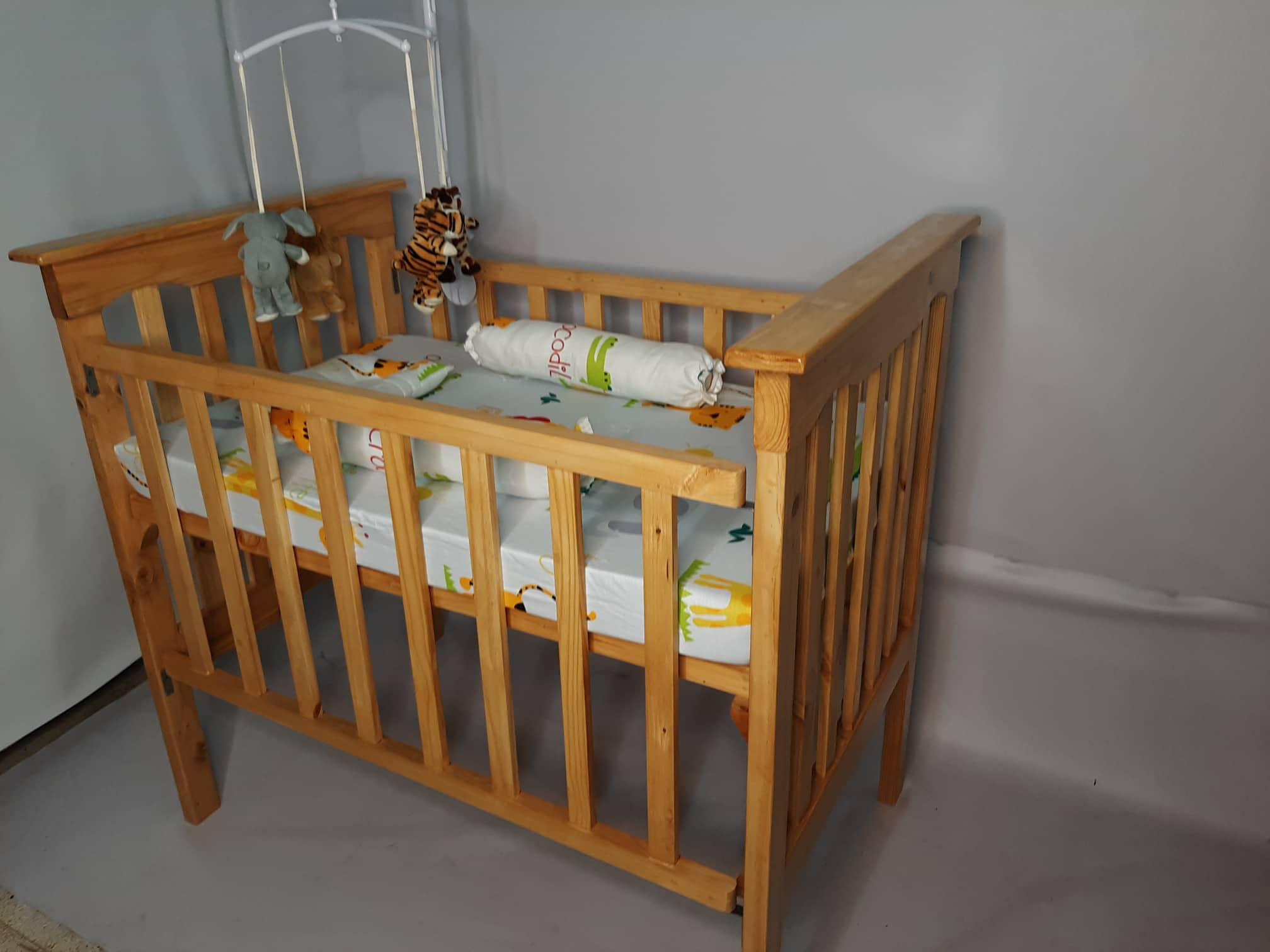 Mini hot sale wood crib