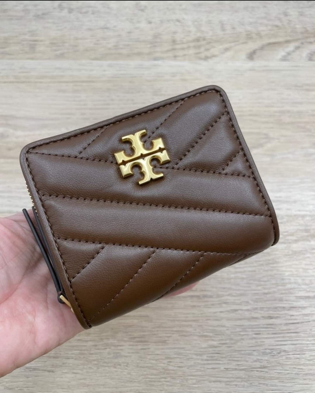 Tory Burch KIRA Chevron Bi Fold Wallet Sandpiper Brown Gold New with Tag -  $159 New With Tags - From Cassie