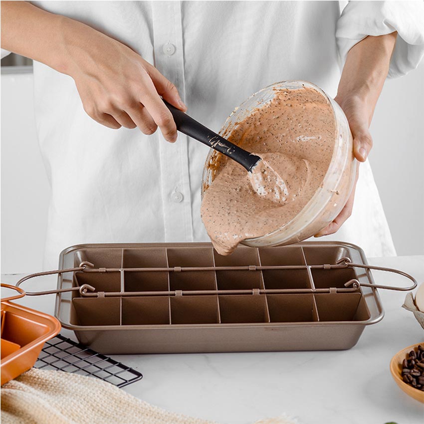 18 Grids Built-in Slicer Brownie Baking Pan High Carbon Steel