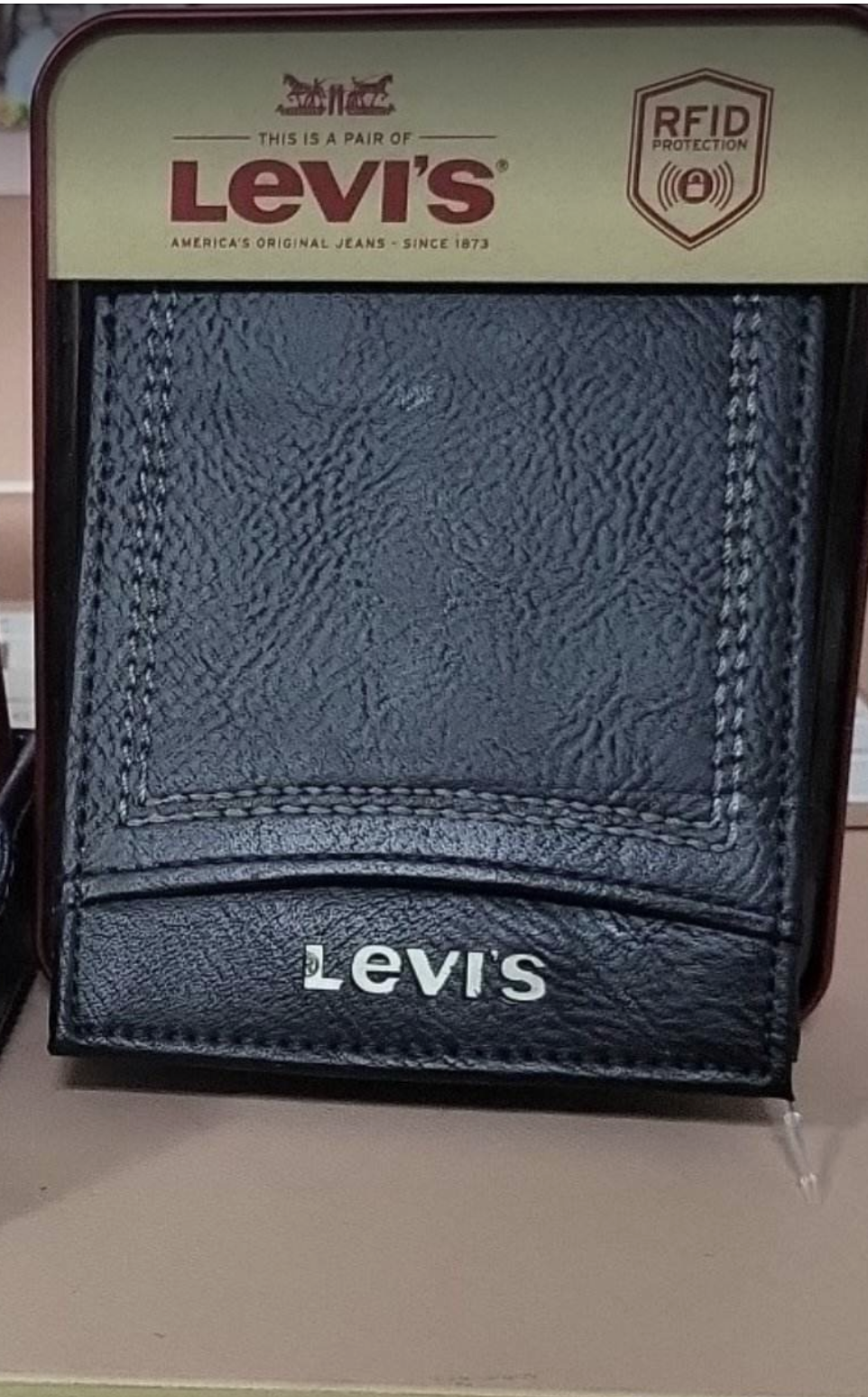 Levi's Men's Extra-Capacity RFID Wallet | Lazada PH