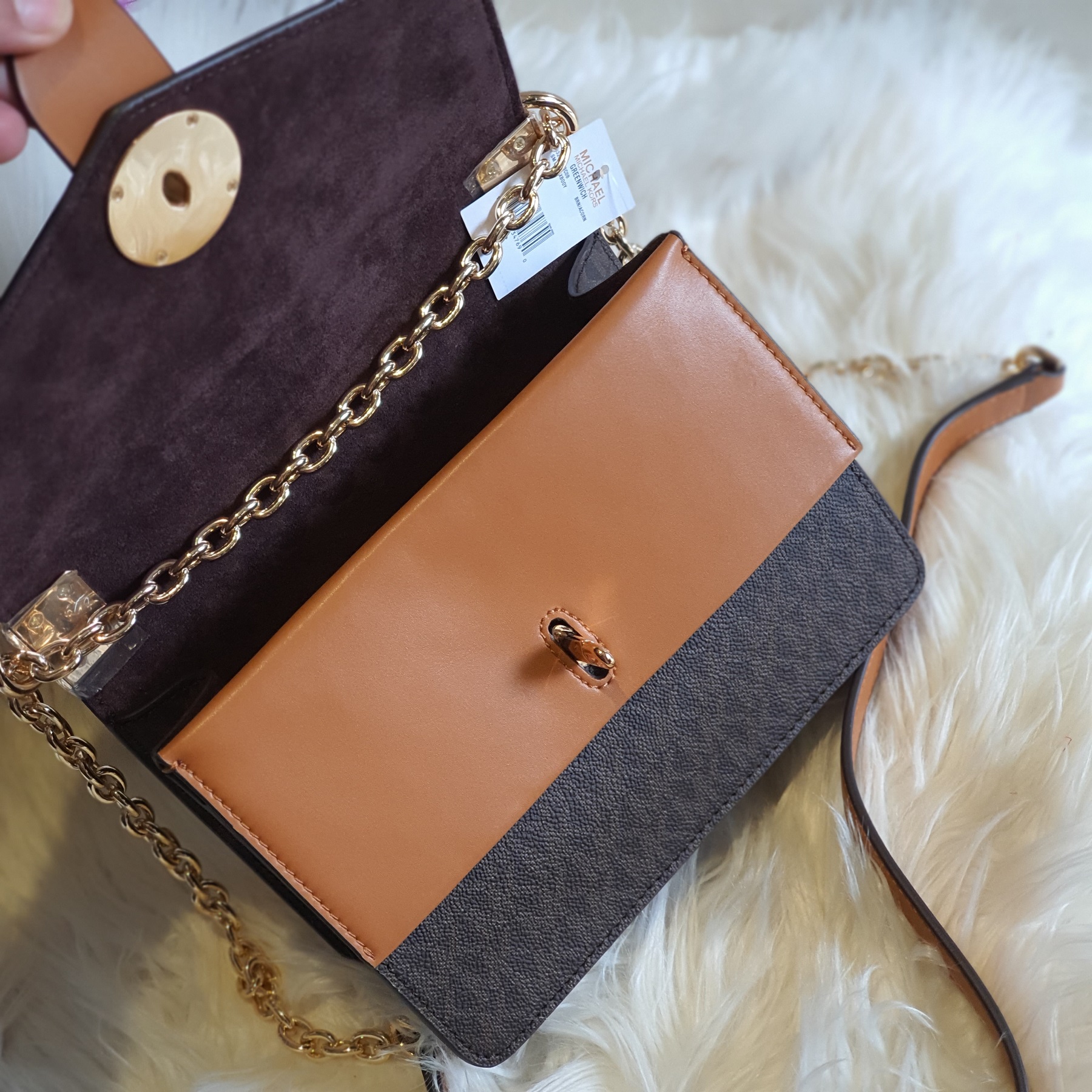 MICHAEL KORS Greenwich Small Color-Block Logo and Saffiano Leather  Crossbody Bag, Women's Fashion, Bags & Wallets, Cross-body Bags on Carousell