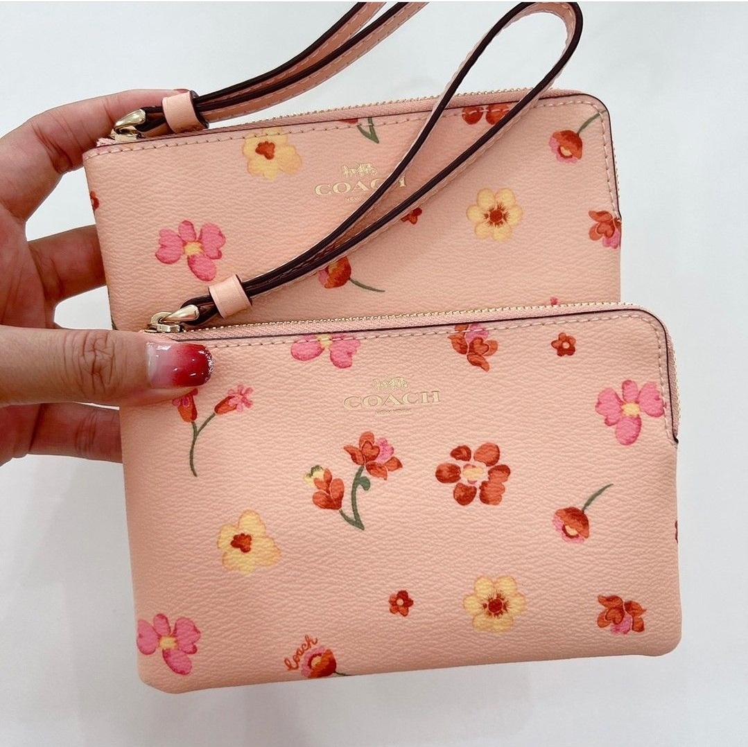 Corner Zip Wristlet With Mystical Floral Print