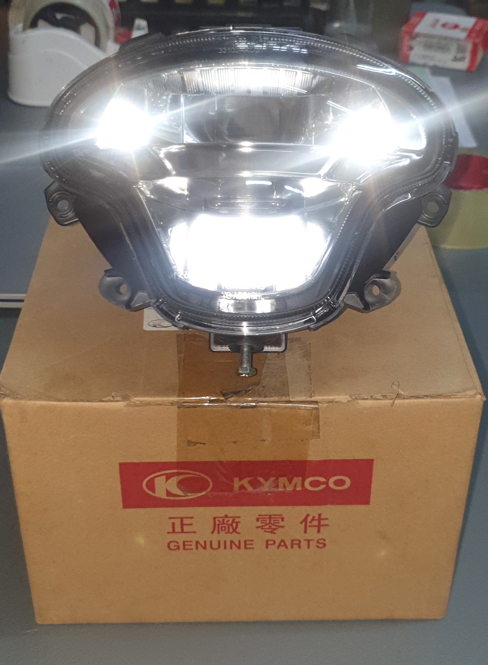 数量限定!特売 Headlight Head Light Assy Kymco 33100-ABC7-M30 Head