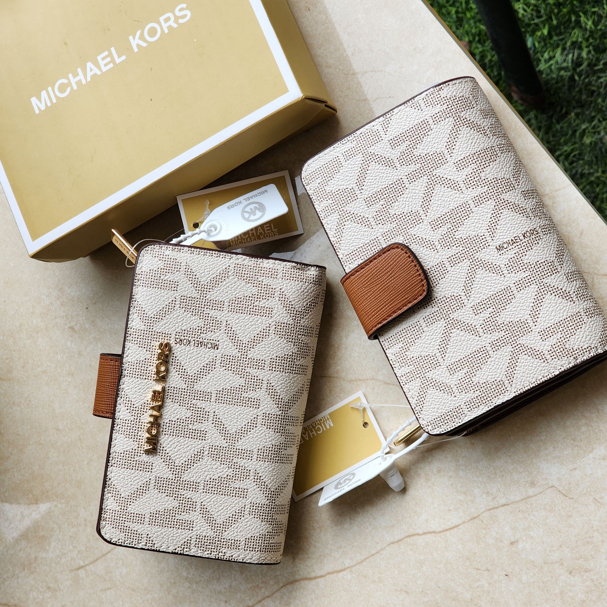 Mk bifold zip coin wallet best sale