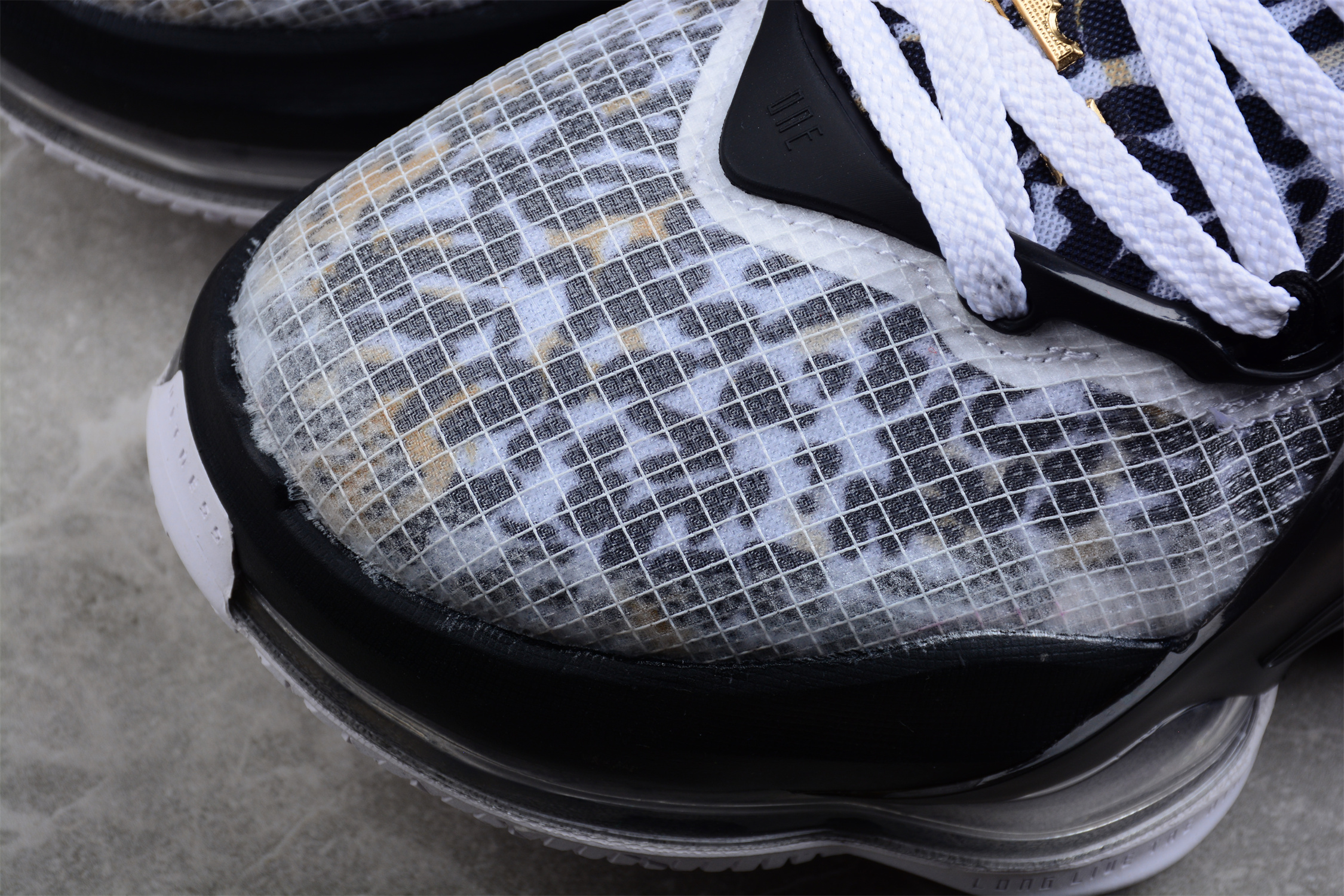 Nike Lebron 19 EP RoyaⅠty James 19 Leopard Print Pro Combat Basketball  Shoes: DC9340-100