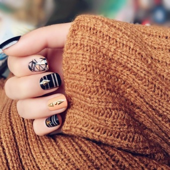 2017 New Designed Rivets Shattered Glass Style Artificial Nails 24Pcs Short Oval Fake Nails Black Orange Line With Glue Sticker -intl June 2018 - 2 2017 New Designed Rivets Shattered Glass Style Artificial Nails 24Pcs Short Oval Fake Nails Black Orange Line with Glue Sticker -intl - 2