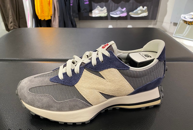 New balance 327 navy hot sale silver