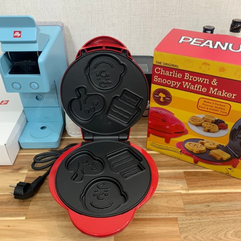 NEW [PEANUTS Original] Snoopy & Charlie Brown waffle maker 220V