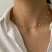 Delicate Gold Choker Necklace with Adjustable Pearl Pendant