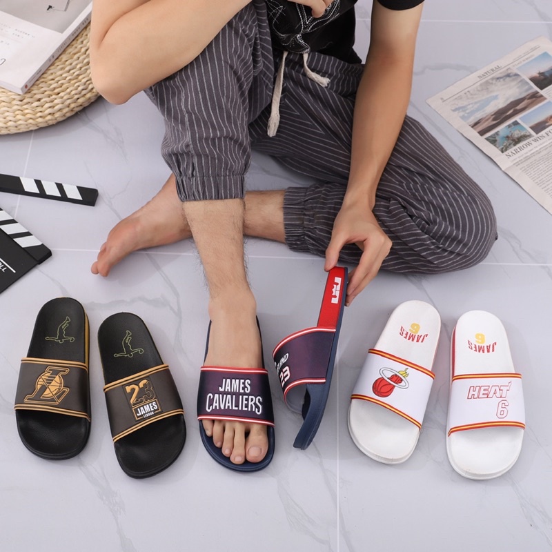 lebron breast cancer shoes