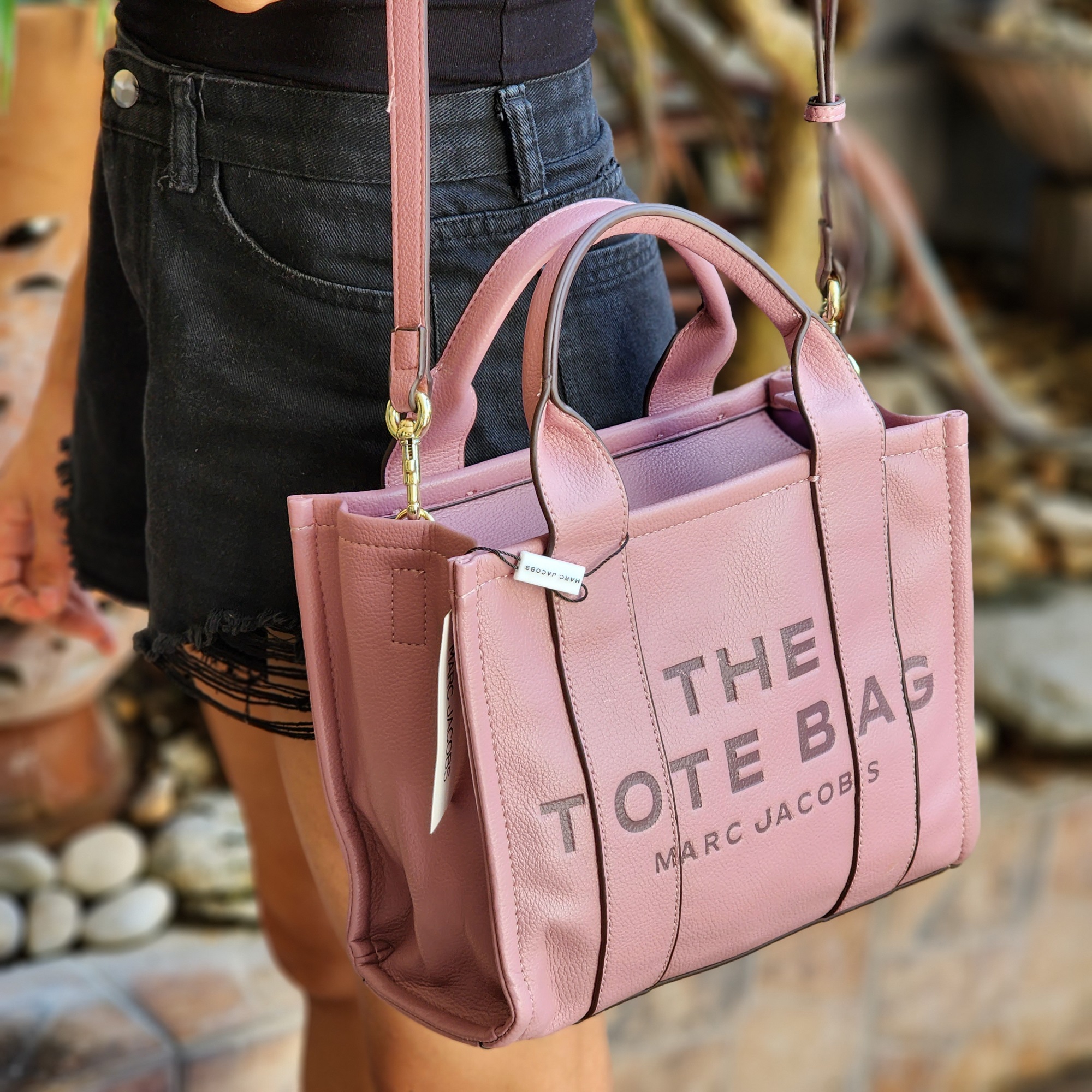 Marc Jacobs - THE SMALL TOTE BAG in Aloe. This item is