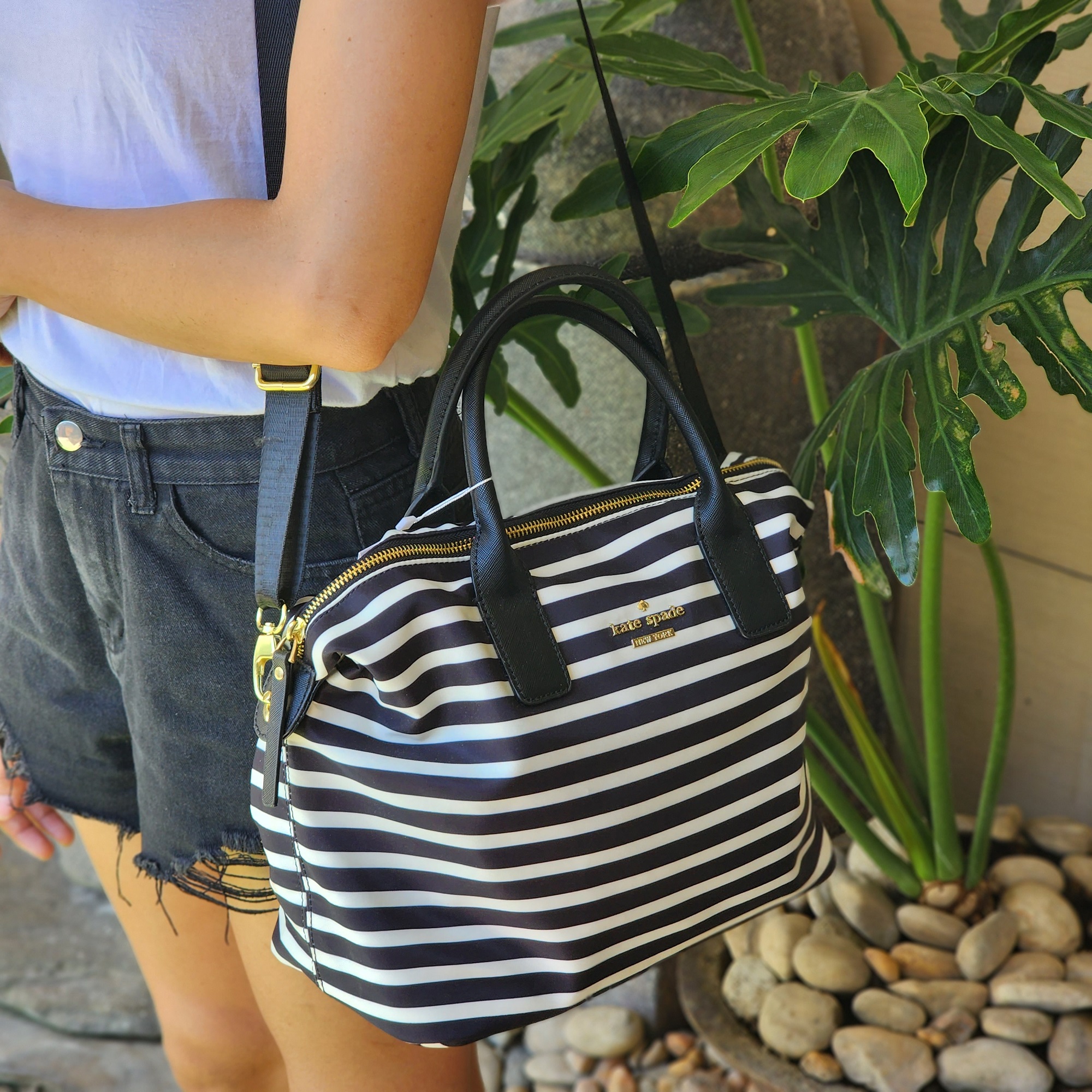 Kate spade black hot sale and white striped tote