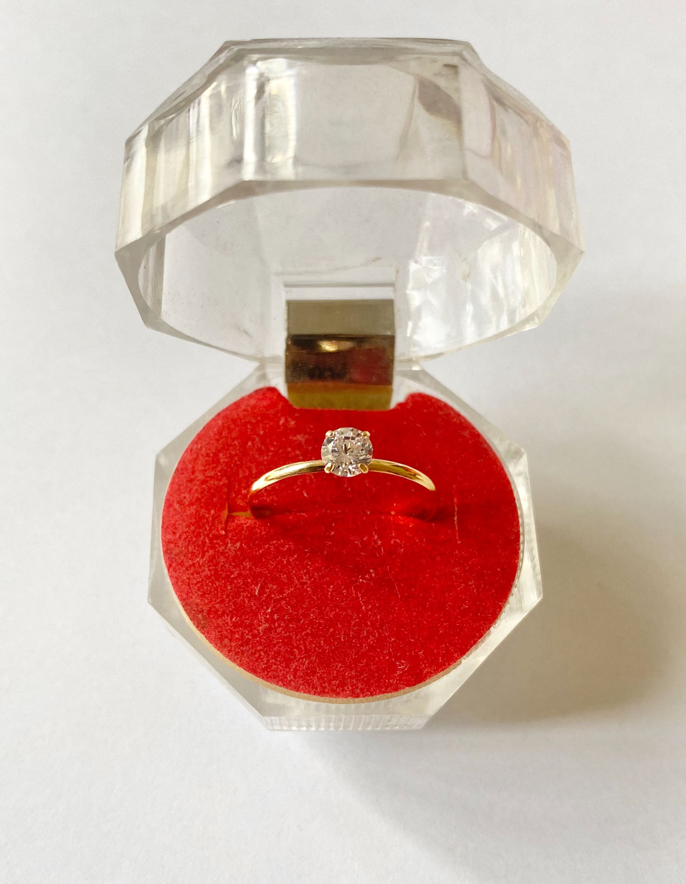 Pawnable 18K Gold Russian Diamond Ring