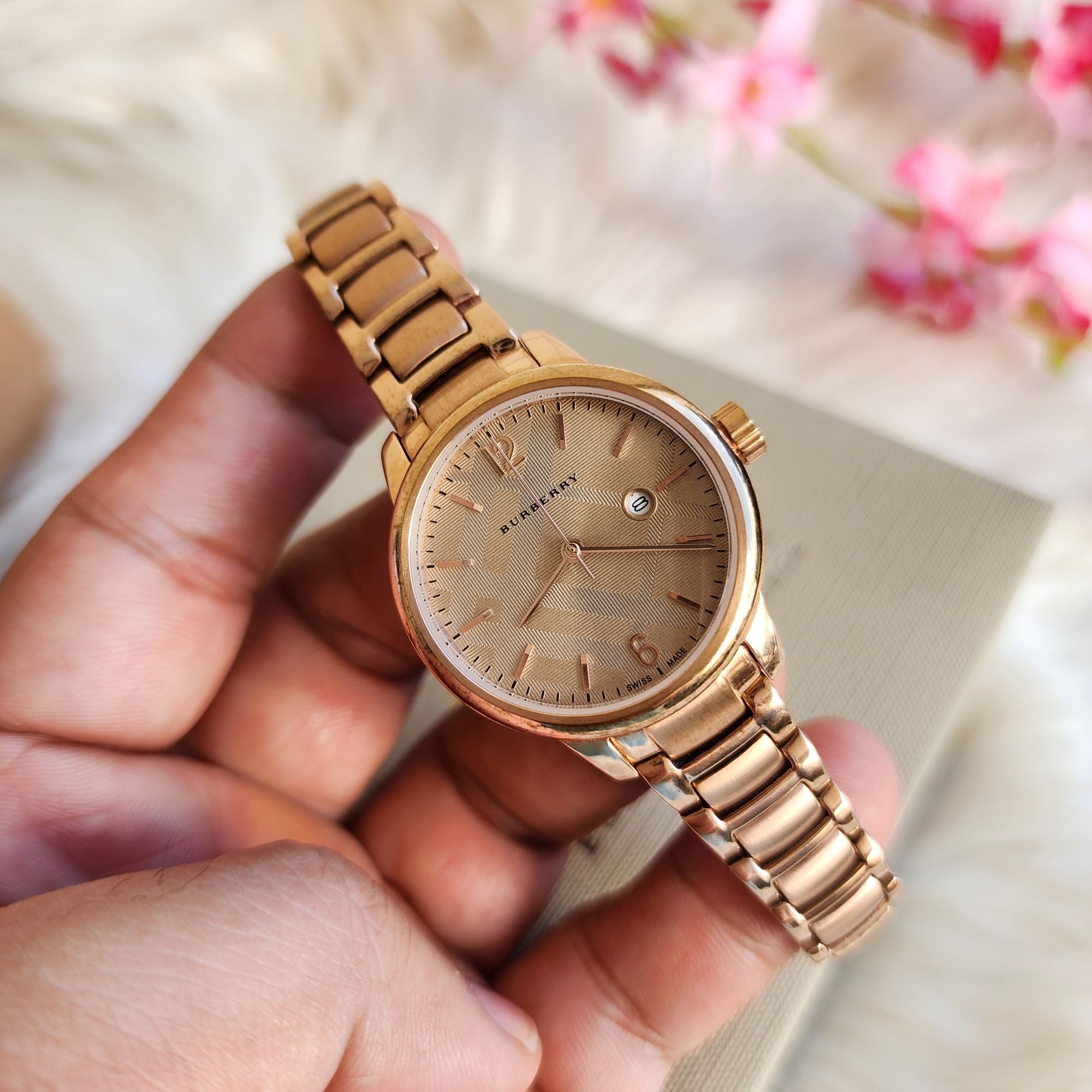 Đồng Hồ Chính Hãng Burberry Nữ The Classic Gold Dial 32mm