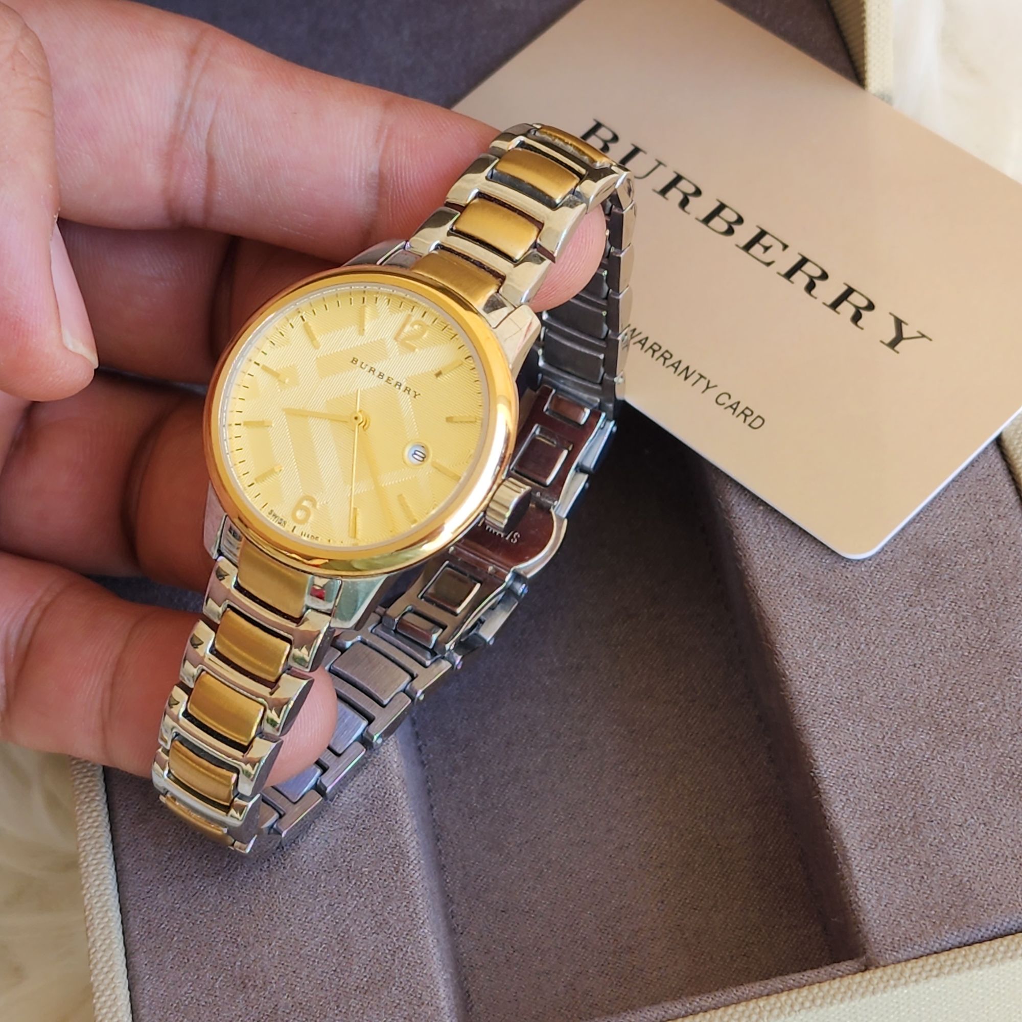 burberry classic round watch