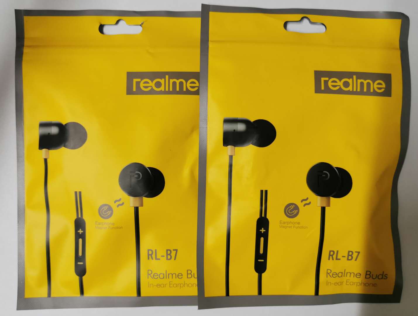 realme earphones original price