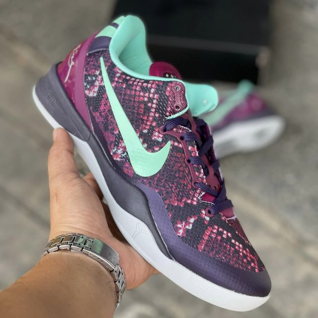 Kobe 8 Pit Viper Socks