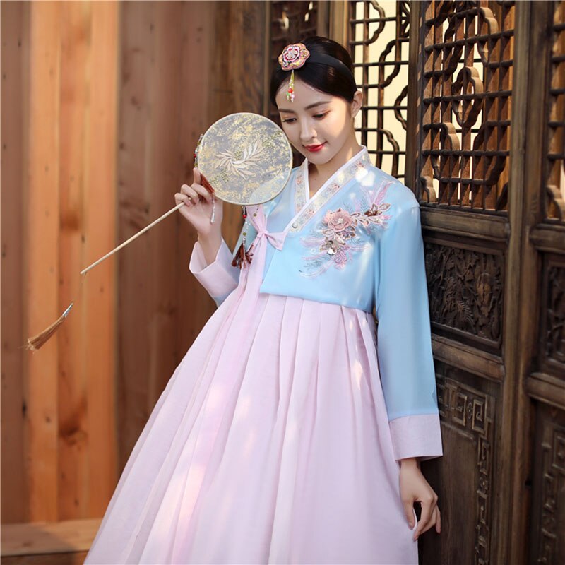 Traditional Korean Costumes for Men-vachngandaiphat.com.vn