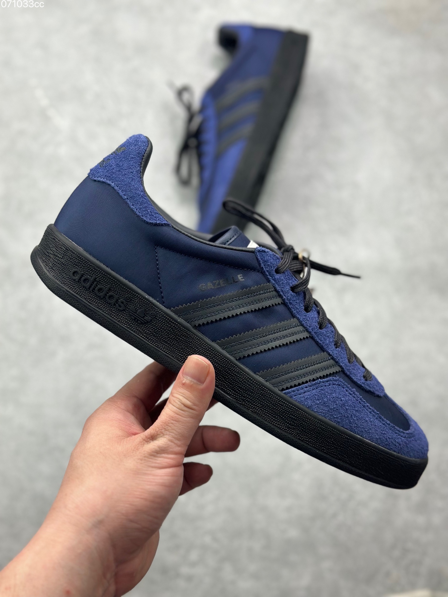 adidas gazelle silver green womens adidas Yeezy Foam RNR Carbon – OG Kicks main image 0