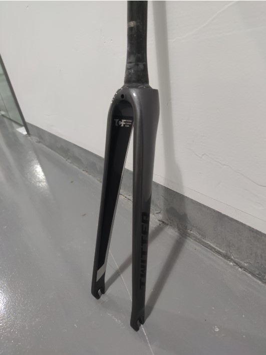 Twitter carbon fiber road bike front 