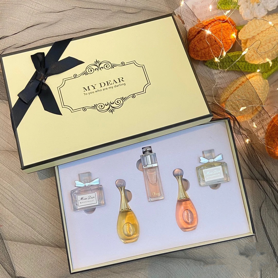 Dior miniature discount perfume gift set