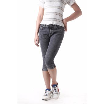 Women's Curvy Grey Capri Short June 2018 - 5 Women's Curvy Grey Capri Short - 5