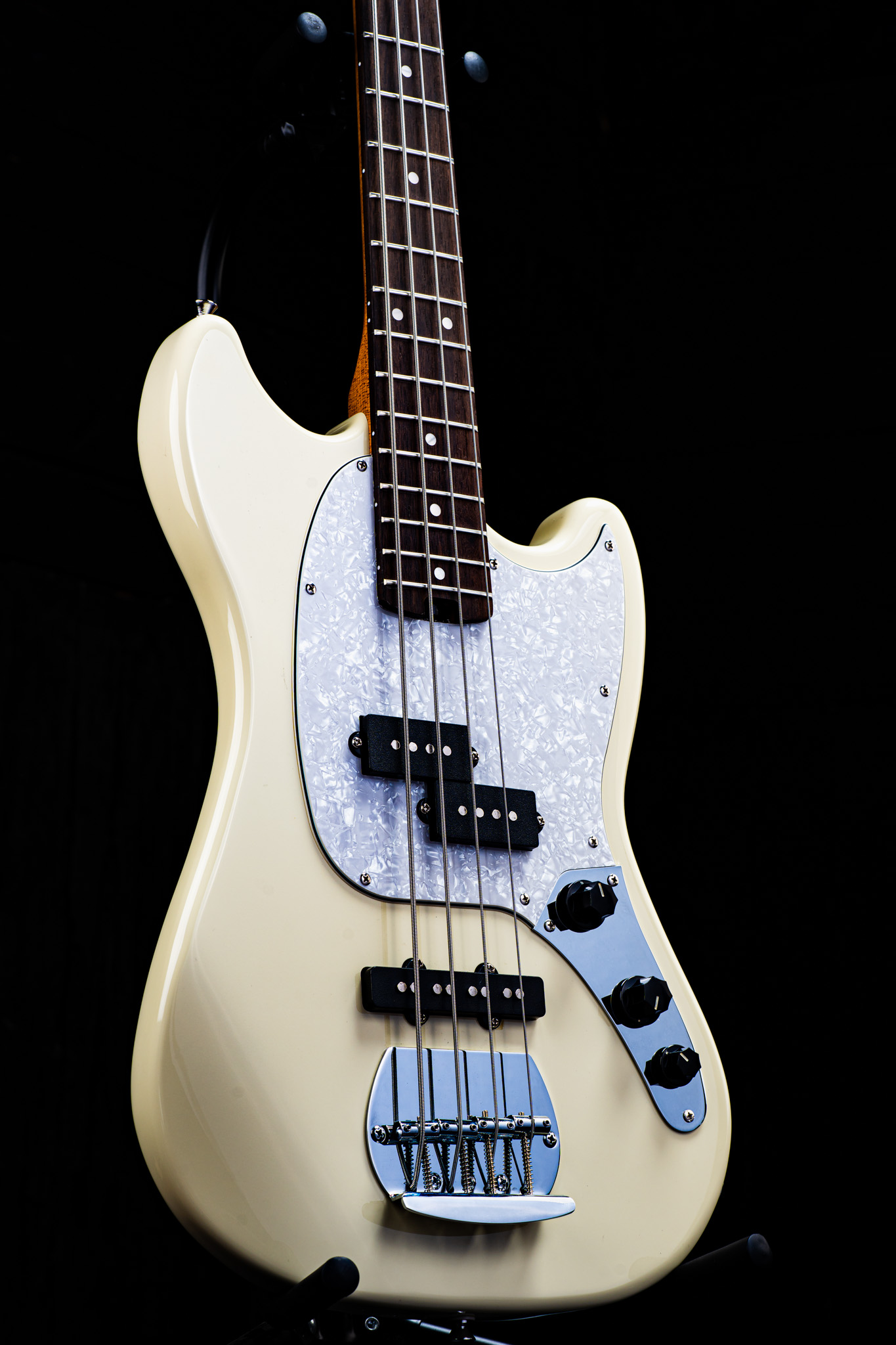 Photogenic bass store guitar price