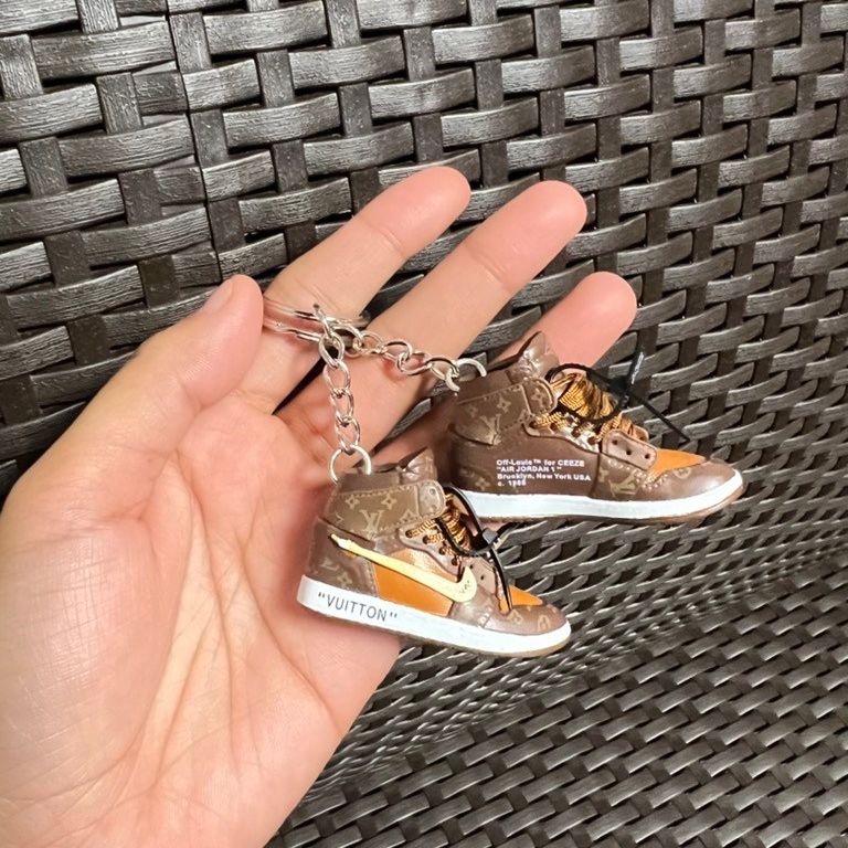 Air Jordan 1 X Off-louis Keychain 