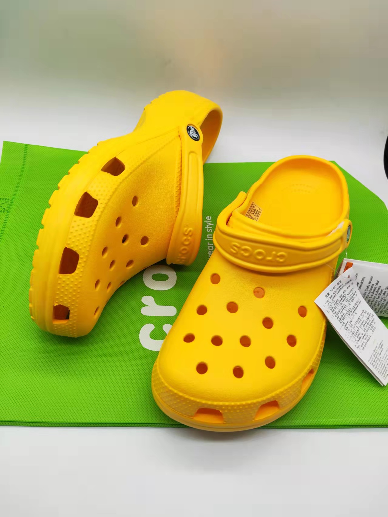 Yellow classic store crocs