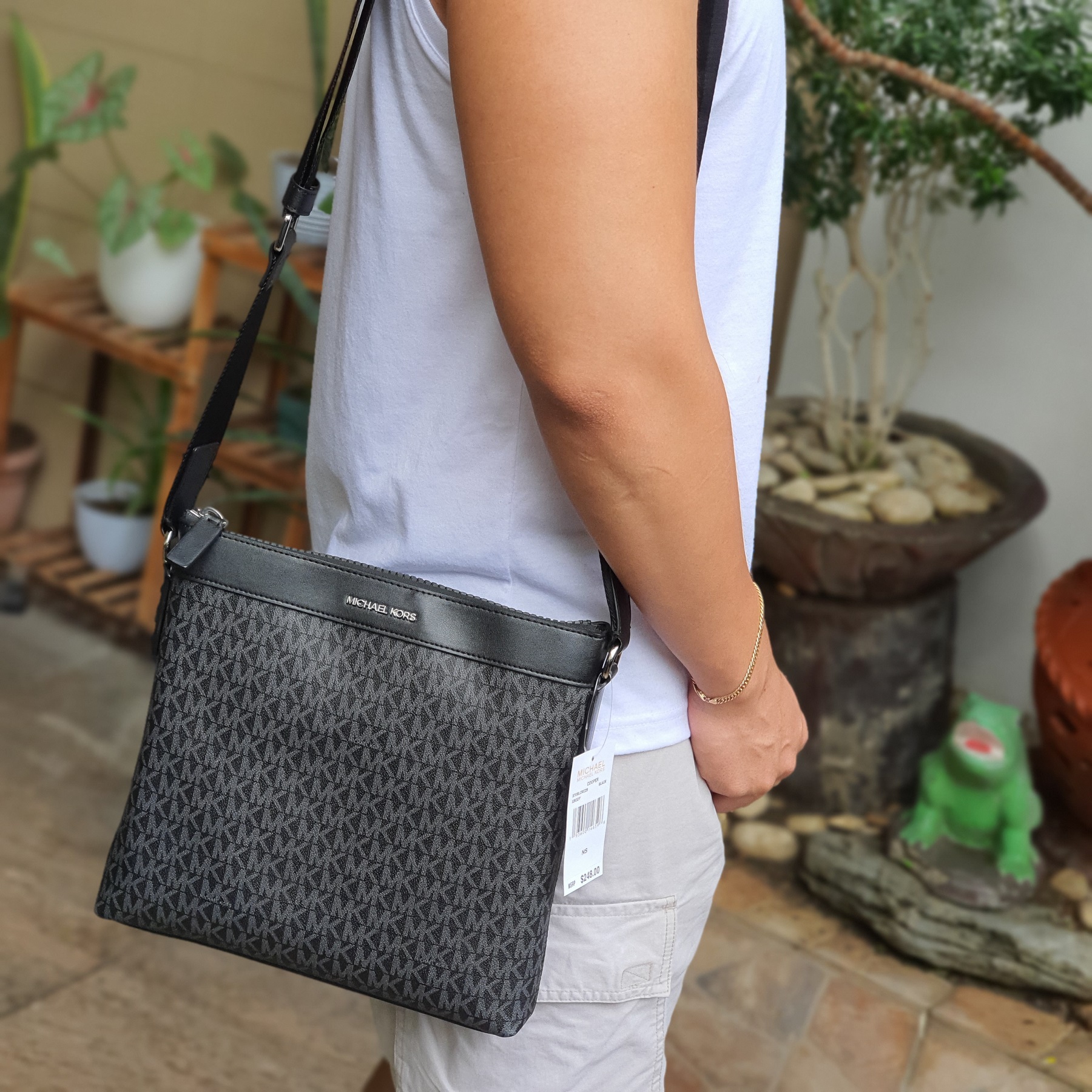 Michael Kors Women's Rhea Zip Bag, Black (Black), 10.5 W x 14 H x 6 D:  Handbags