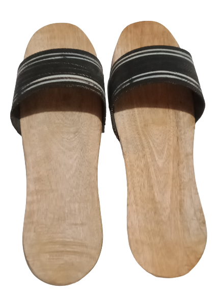 Image of The Same Wooden Slippers In A Row Stand-JX864426-Picxy-sgquangbinhtourist.com.vn